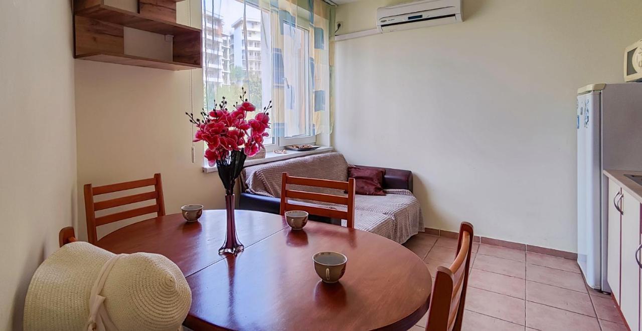 סבטי ולאס Crown And Imperial Apartments מראה חיצוני תמונה