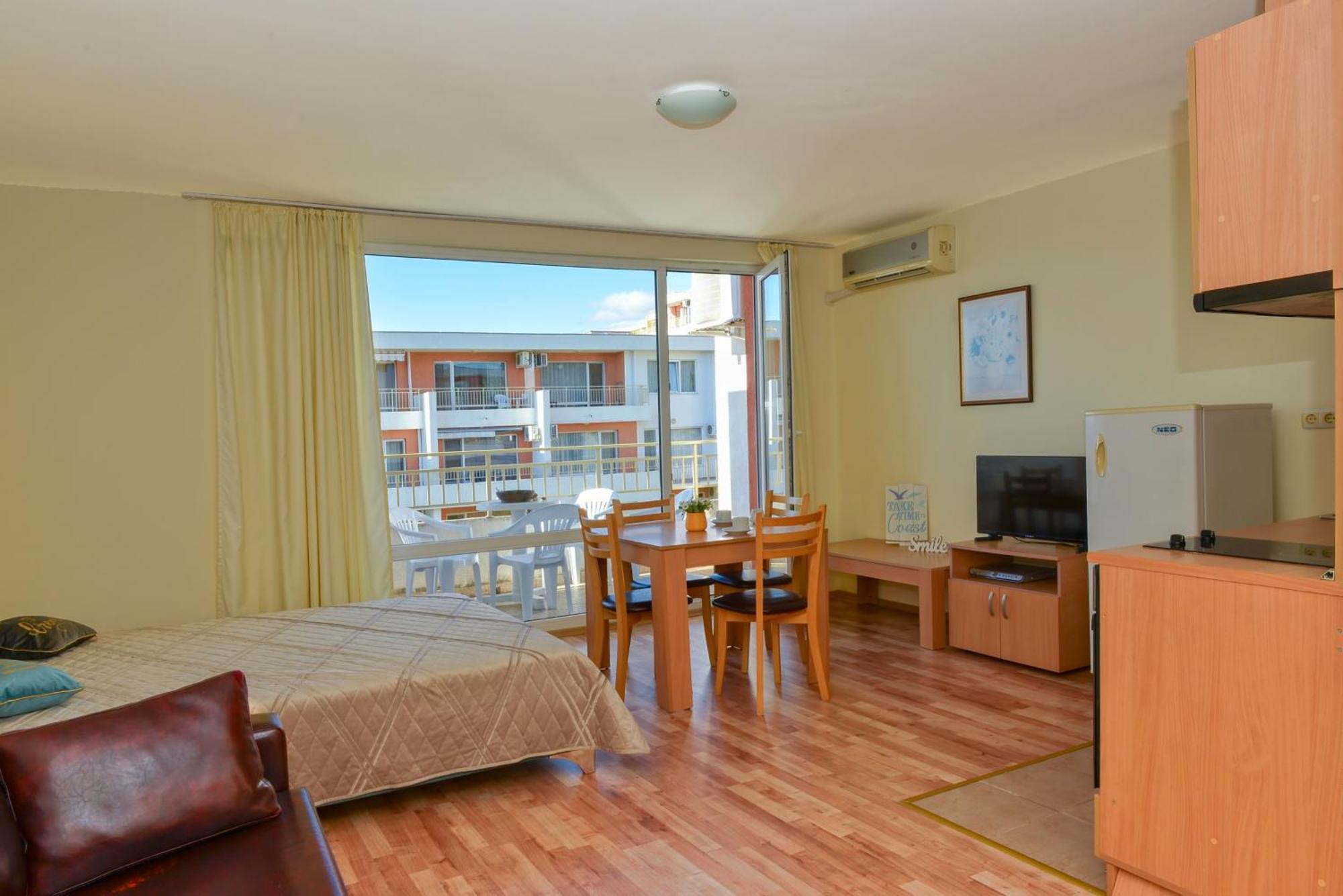 סבטי ולאס Crown And Imperial Apartments מראה חיצוני תמונה