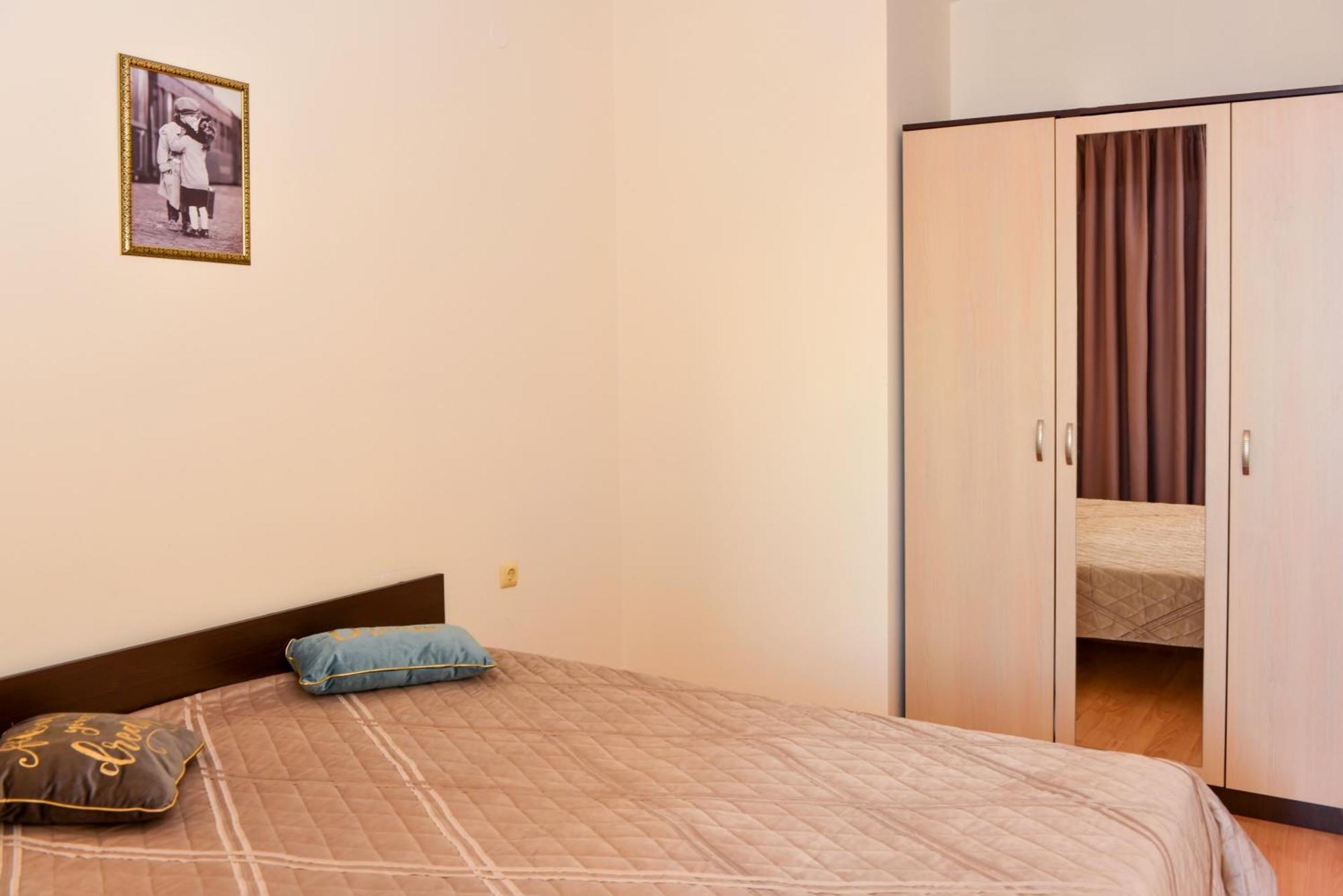 סבטי ולאס Crown And Imperial Apartments מראה חיצוני תמונה