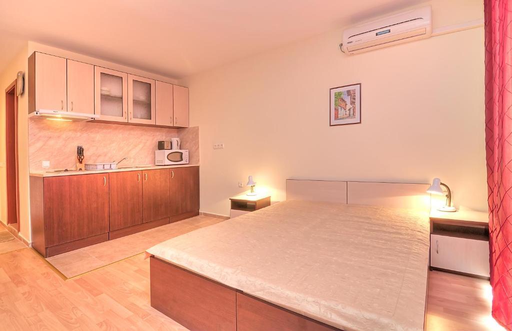 סבטי ולאס Crown And Imperial Apartments חדר תמונה