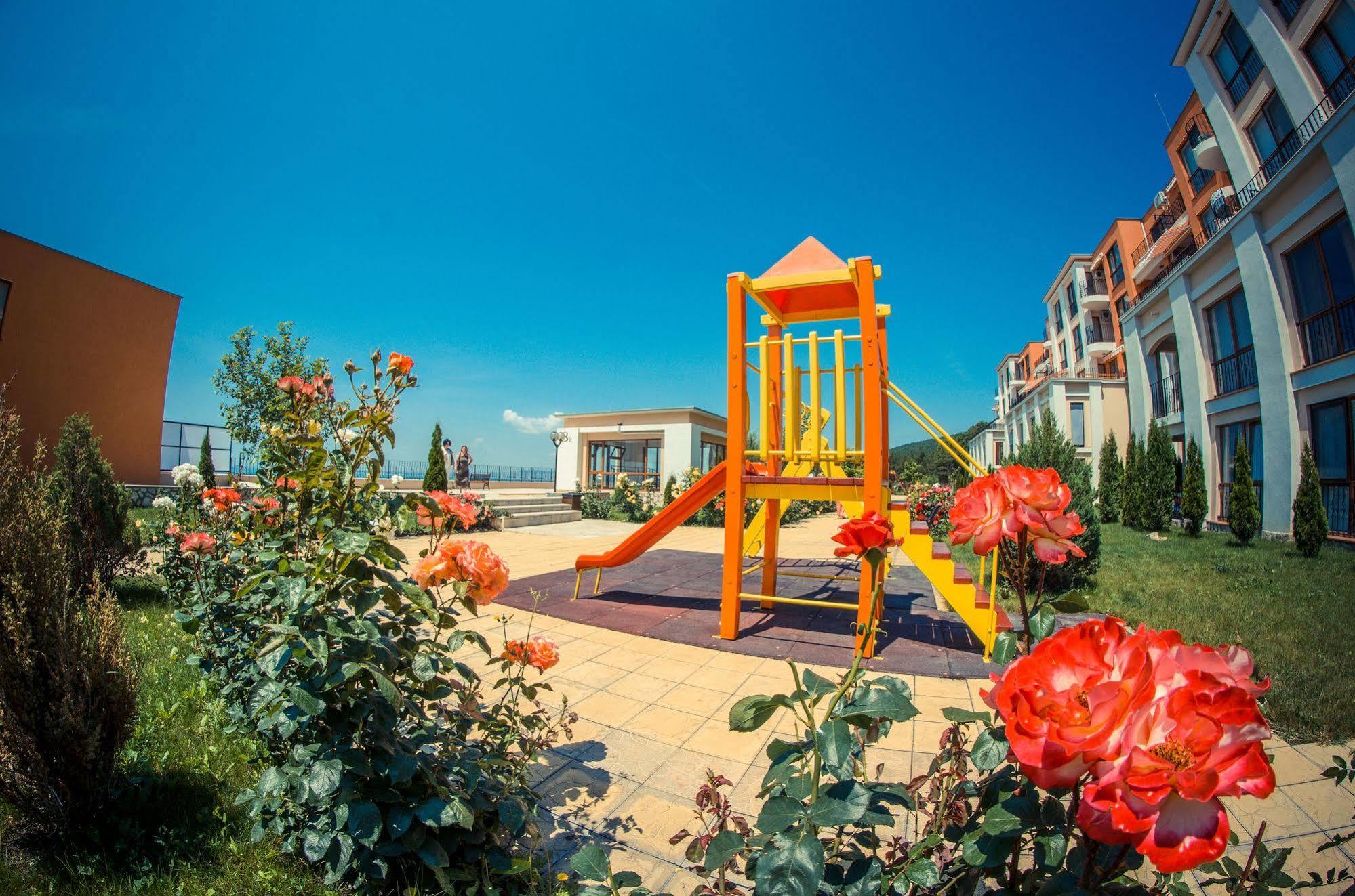סבטי ולאס Crown And Imperial Apartments מראה חיצוני תמונה